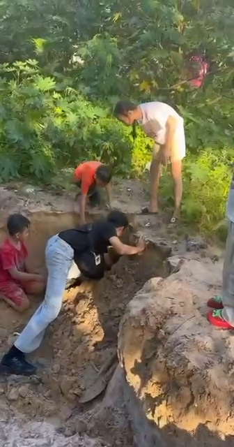 Chơi hầm cát bị sụp tại Côn Đảo – TP.HCM may mắn phá hiện sớm